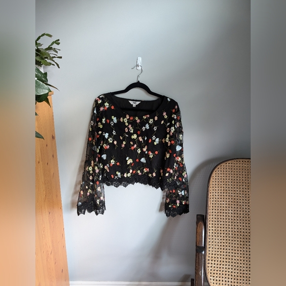 Large Jack by BB Dakota black and floral top - Picture 1 of 4